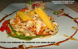 
pollo Con Salteado De Verduras Y Salsa De Soja.

