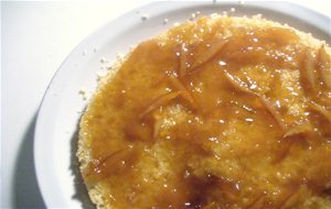 Torta De Polenta Y Cítricos, Con Crema Agria
