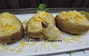 Patatas Rellenas De Atún, Queso Y Huevo.
