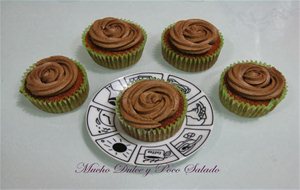 Cupcake De Canela, Jengibre Y Crema De Chocolate
