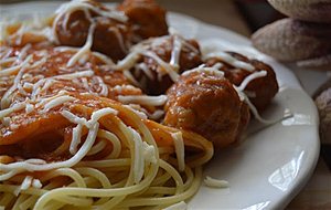 Albóndigas Con Espaguetis
