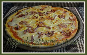 Pizza De Pepperoni Y Piña
