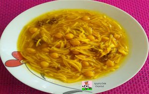 Sopa De Pollo Y Garbanzos
