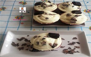 Cupcakes De Chocolate Con Crema De Queso

