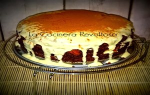 Pastel De Zanahoria Y Chocolate Recubierta De Crema De Chocolate Blanco Casero Sin Lactosa