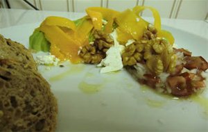 Ensalada De Aguacate Con Tallarines De Mango
