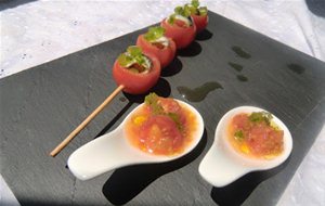 Tomates Cherrys Con Boquerones Y Gelatina De Ajo Y Perejil
