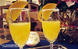 Cóctel De Champán O Cava Con Zumo De Naranja: Cocktail Mimosa
