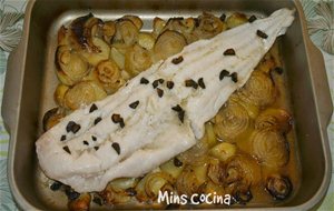 Bacalao Al Horno Con Patatas Y Cebollas
