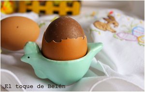 Huevos De Pascua En Cascara De Huevo Rellenos De Crema Pastelera 
