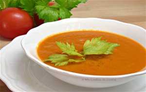 Sopa De Tomate Con Apio
