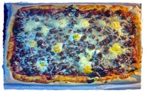 Pizza Con Espinacas Y Huevos De Codorniz
