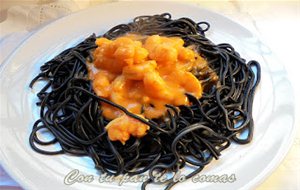 Espaguetis Negros Con Langostinos En Salsa Nantúa 
