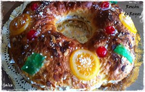 Roscón De Reyes Con Mazapán O Tortell De reis