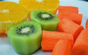 Zumo De Naranja. Kiwi Y Zanahoria
