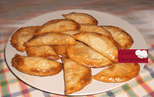 Empanadillas Rellenas De Pisto Con Huevo Y Atún
