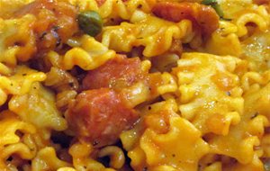 Pasta Con Chorizo, Alcaparras Y Nueces
