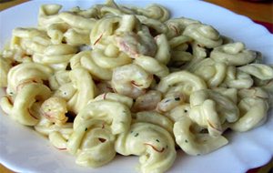 Pasta Con Gambas Y Salsa De Azafrán
