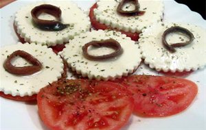 Ensalada De Tomate, Queso Y Anchoas
