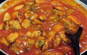 Mejillones En Salsa De Tomate Picante
