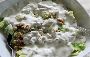 Ensalada Con Salsa De Queso Azul Y Nueces
