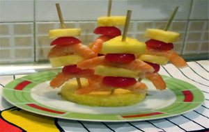 Brochetas De Piña Y Langostinos
