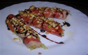 Rollitos De Jamón, Ensalada Y Mousse Ibérico
