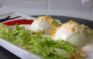 Huevos Rellenos
