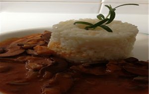 Arroz Blanco Con Riñones Al Jerez
