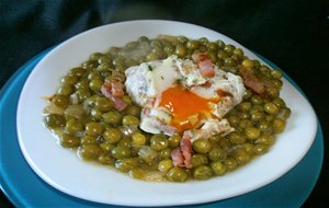 Guisantes Con Huevos Poché
