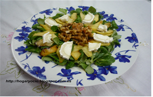 Ensalada De Manzana, Nueces Y Queso De Cabra
