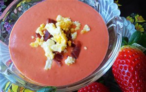  Gazpacho De Fresas. Lujovi En El Programa "cómetelo" De Canal Sur Y Presente En San Valentín.