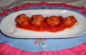 Albóndigas De Cerdo Con Salsa De Tomate
