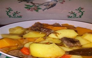 Ternera Guisada Con Patatas Y Calabaza
