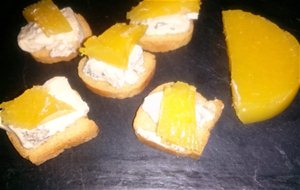 Aperitivo De Queso Azul Y Naranja
