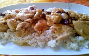 Pollo Con Pasas Y Almendras 
