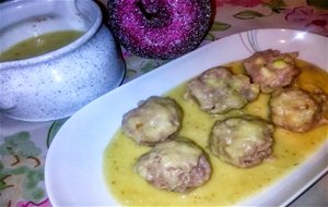 Albódigas De Cerdo Con Salsa De Manzanas
