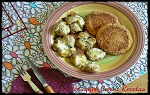 Hamburguesas De Lentejas Y Mijo Con Papines A La Crema De Queso Y Verdeo
