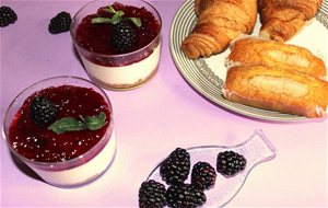 Pinchos Fáciles: Tarta De Queso Con Mermelada De Moras