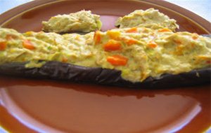 Berenjena Rellena De Verduras Y Atún Con Nata De Soja