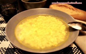 Stracciatella A La Romana, La Sopa Italiana De Huevo Con Queso