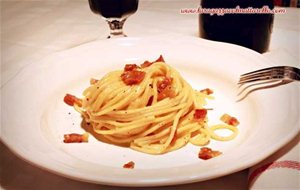 Pasta A La Carbonara Con Guanciale Y Pecorino