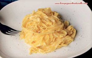 Fettuccine Alfredo: Receta De Pasta Con Parmesano Y Mantequilla