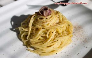 Spaghetti Con Cebolla Y Anchoas A La Veneta