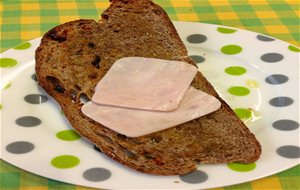 Pan De Espelta Con Tomate Seco Y Aceitunas&#8230;, Que Hay Que Comer Más Paaaan..!
