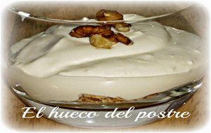 Cremoso De Yogourt Con Mascarpone Y Nueces
