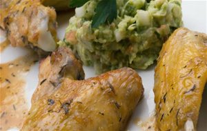 Alitas De Pollo Asadas Con Guacamole
