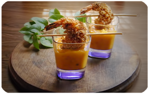 Brocheta Crujiente De Gambón Con Salsa De Mango
