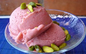 Helado De Fresa Y Cardamomo
