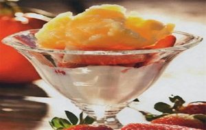 Fresas Con Granizado De Naranja Y Yogur
